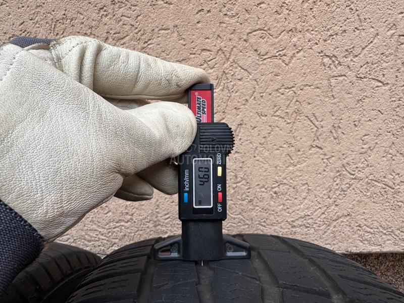 Continental 215/60 R16 Zimska