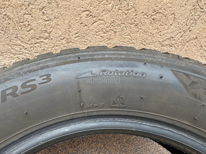 Hankook 185/60 R15 Zimska