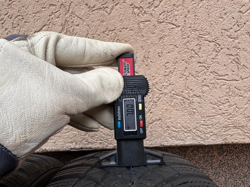 Hankook 185/60 R15 Zimska