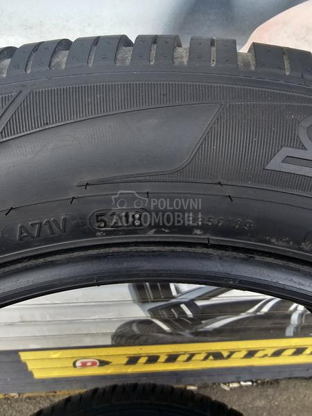 Dunlop 215/60 R17 Zimska