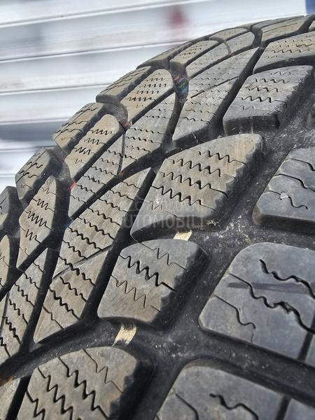 Dunlop 215/60 R17 Zimska