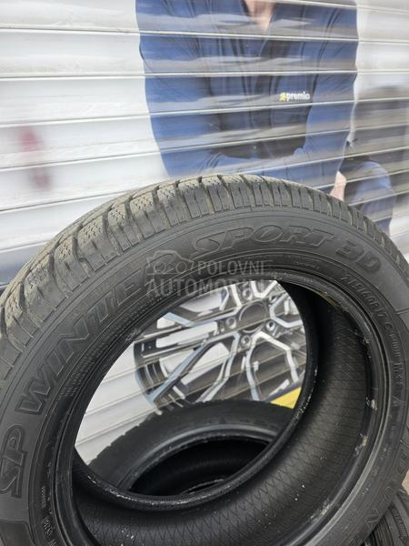 Dunlop 215/60 R17 Zimska