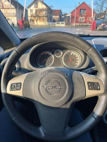 Opel Corsa D 1.4 CH