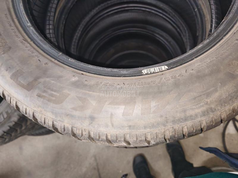 Falken 205/60 R16 Zimska