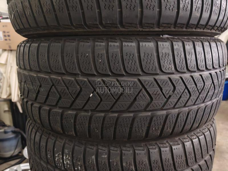 Pirelli 225/50 R17 Zimska