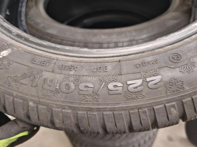 Dunlop 225/50 R17 Zimska