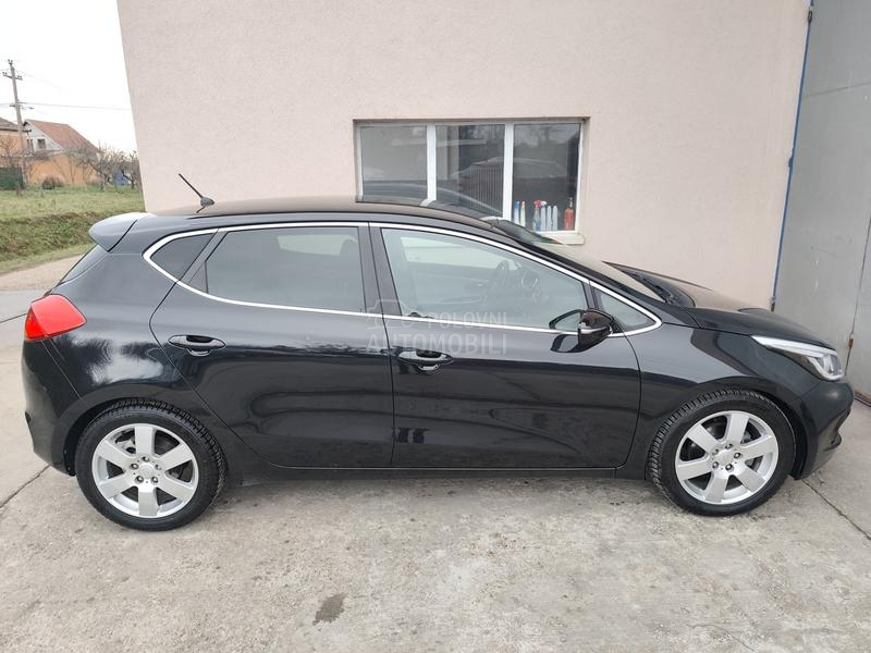 Kia cee`d /GT LINE/LED