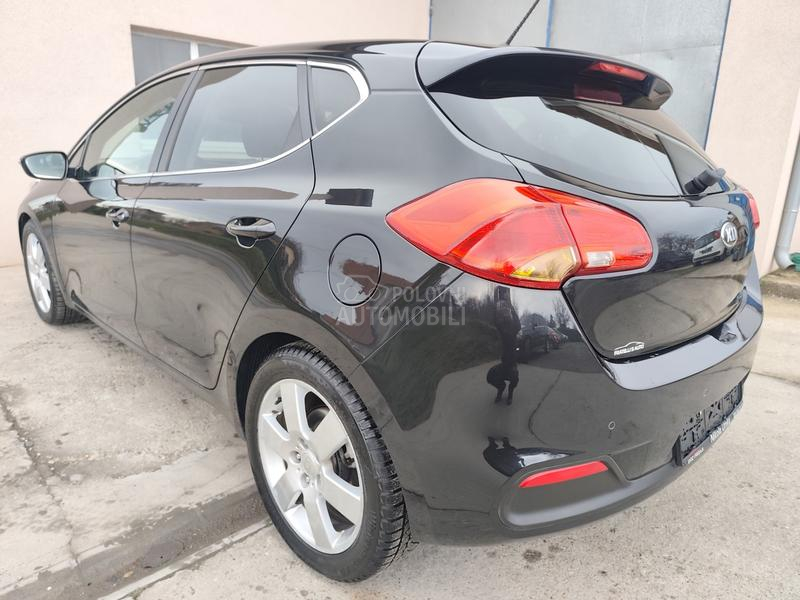 Kia cee`d /GT LINE/LED