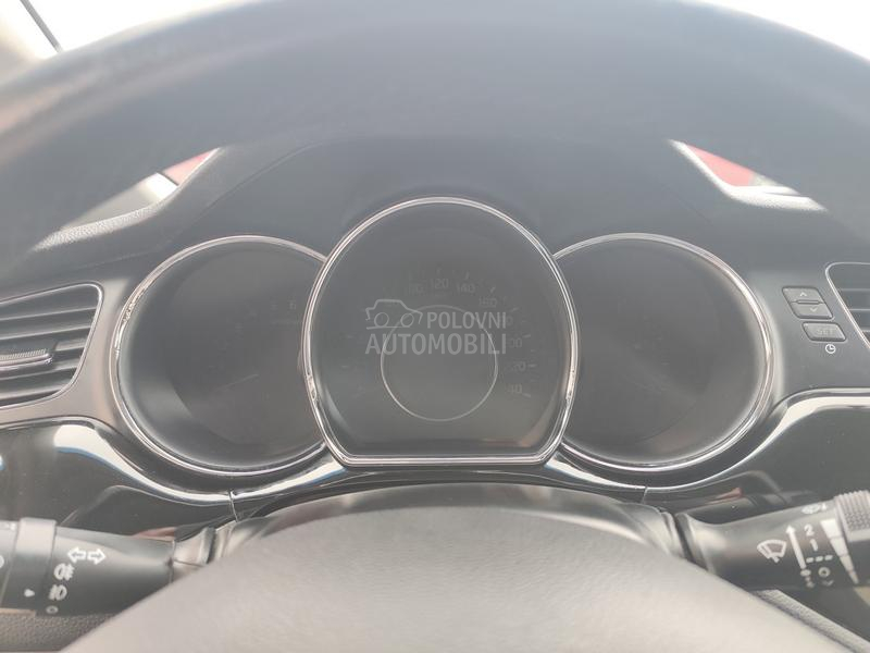 Kia cee`d /GT LINE/LED