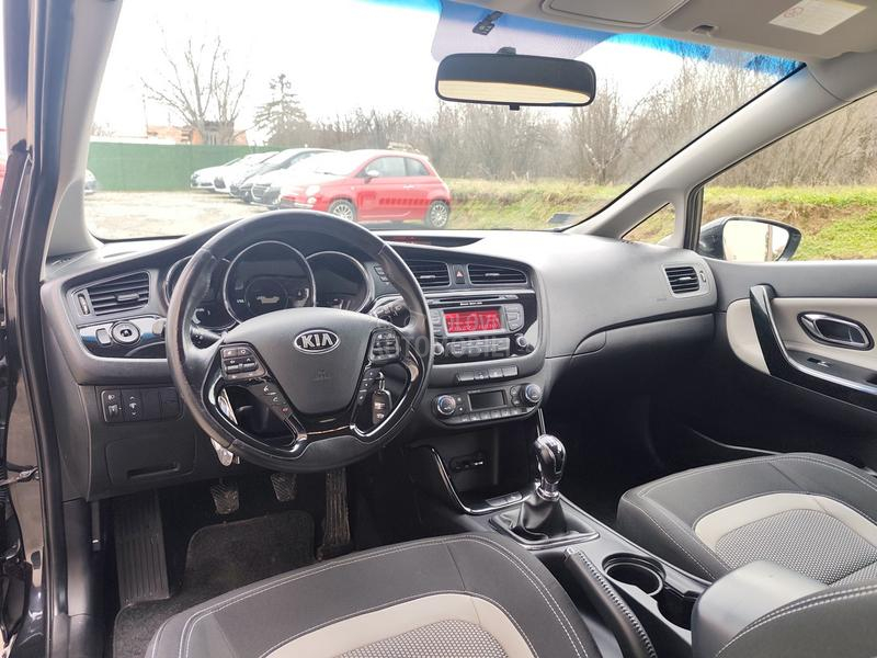 Kia cee`d /GT LINE/LED