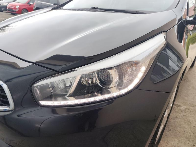 Kia cee`d /GT LINE/LED