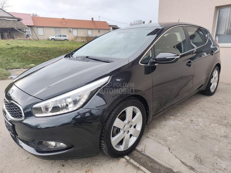 Kia cee`d /GT LINE/LED