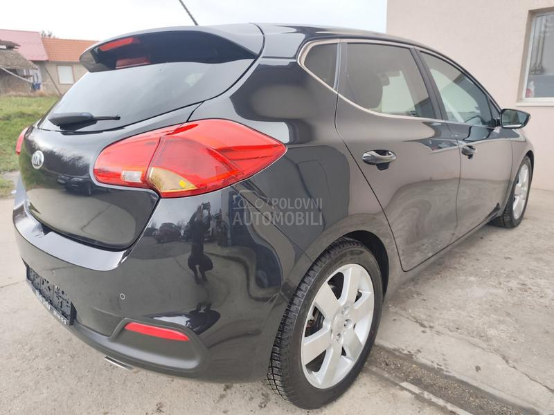 Kia cee`d /GT LINE/LED