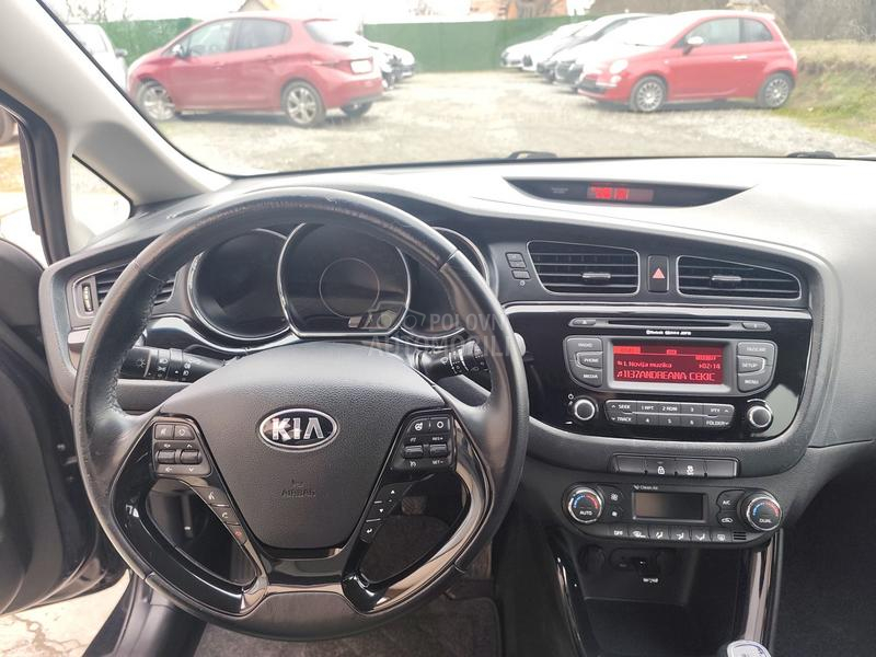 Kia cee`d /GT LINE/LED