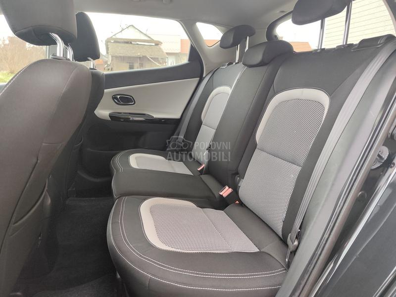 Kia cee`d /GT LINE/LED