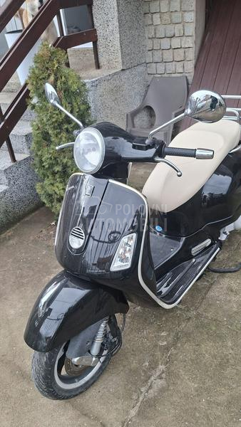 Vespa GTS 250