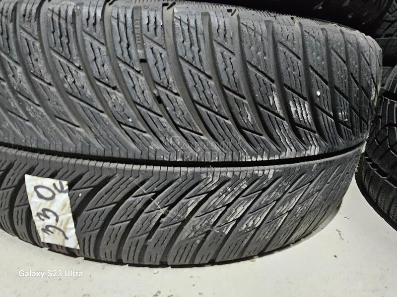 Michelin 235/40 R18 Zimska