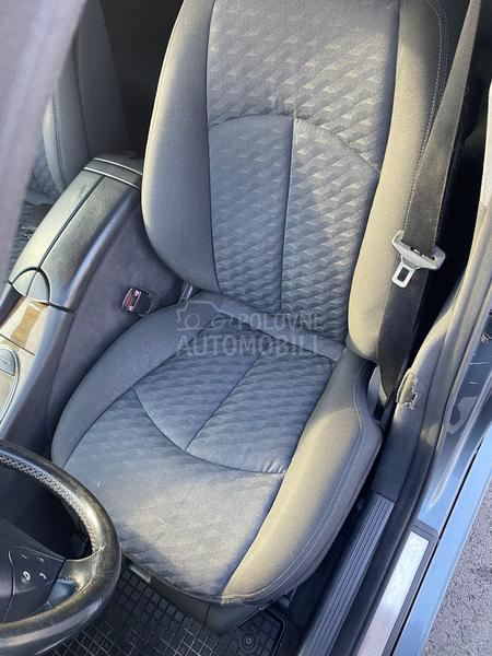 Mercedes Benz E 220 