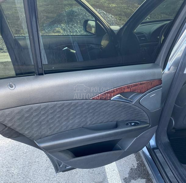 Mercedes Benz E 220 