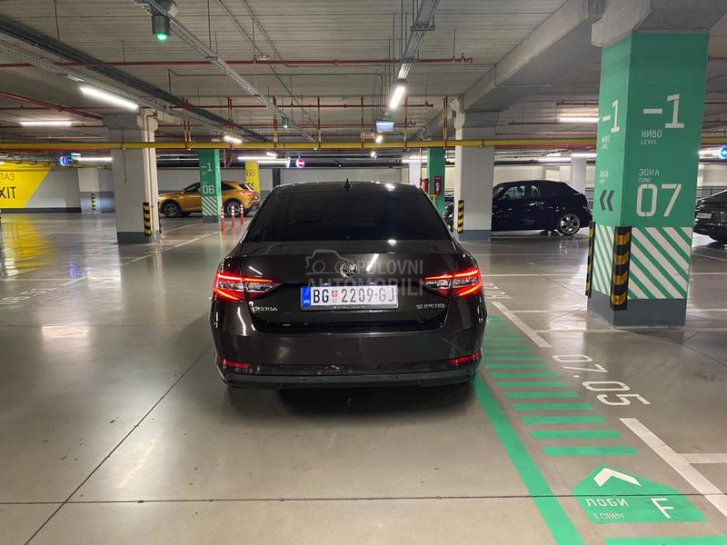 Škoda Superb 