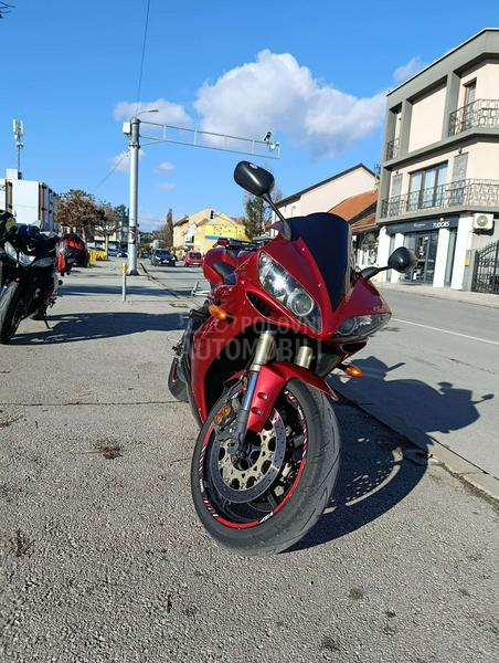 Yamaha R1