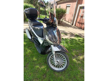Piaggio bevery 300