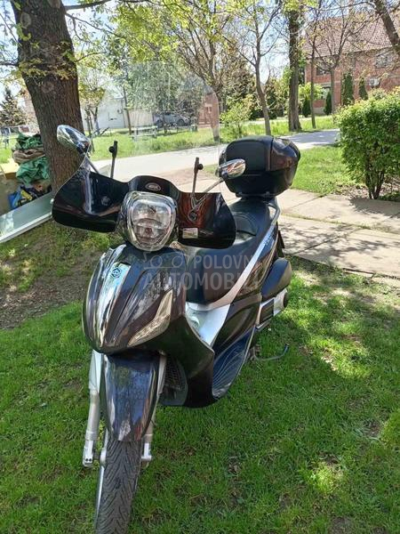 Piaggio bevery 300