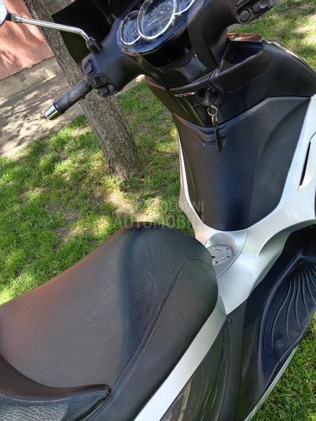 Piaggio bevery 300