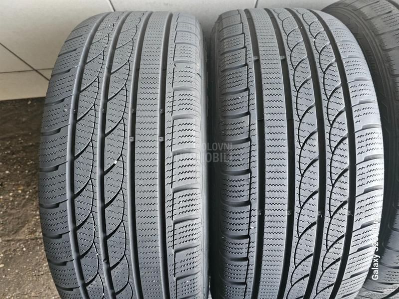 Tracmax 235/45 R18 Zimska