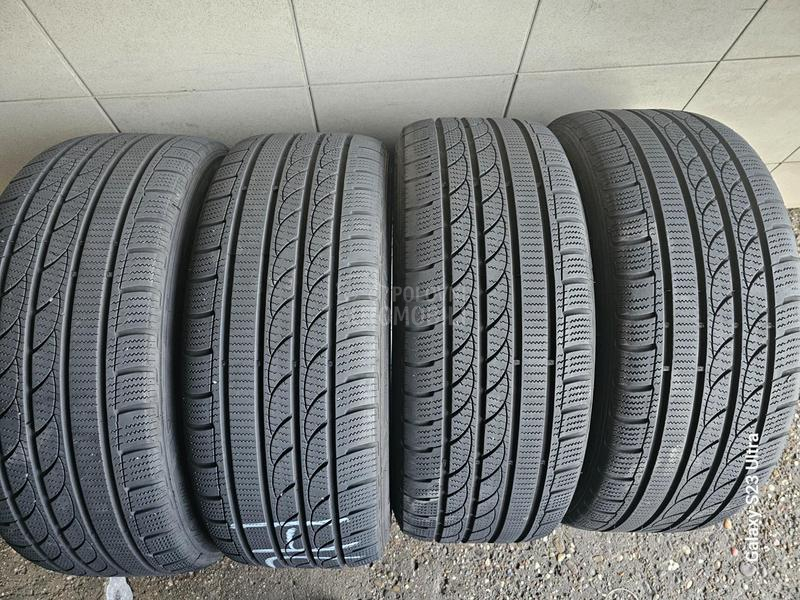 Tracmax 235/45 R18 Zimska