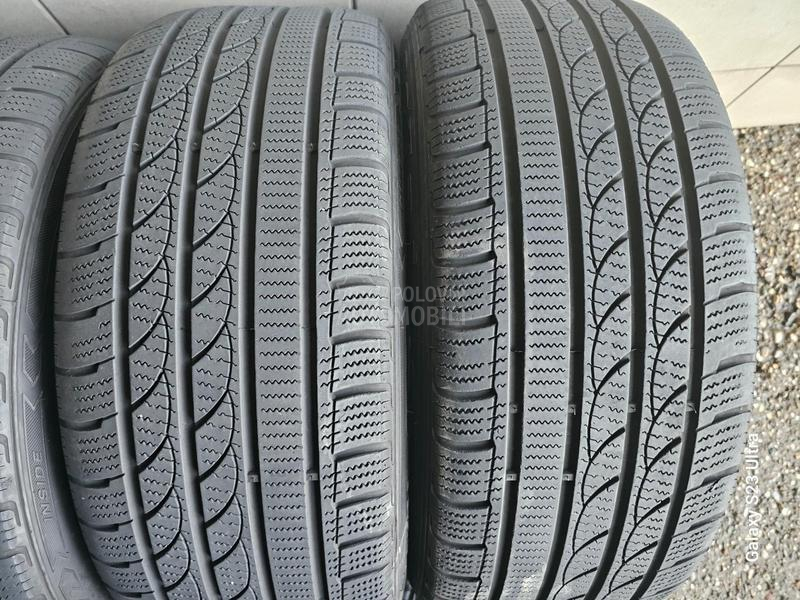 Tracmax 235/45 R18 Zimska