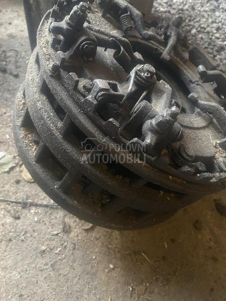 John Deere menjac river matik