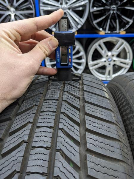 Continental 215/65 R17 Zimska