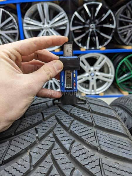 Semperit 225/55 R17 Zimska