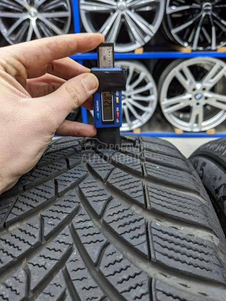 Semperit 225/55 R17 Zimska