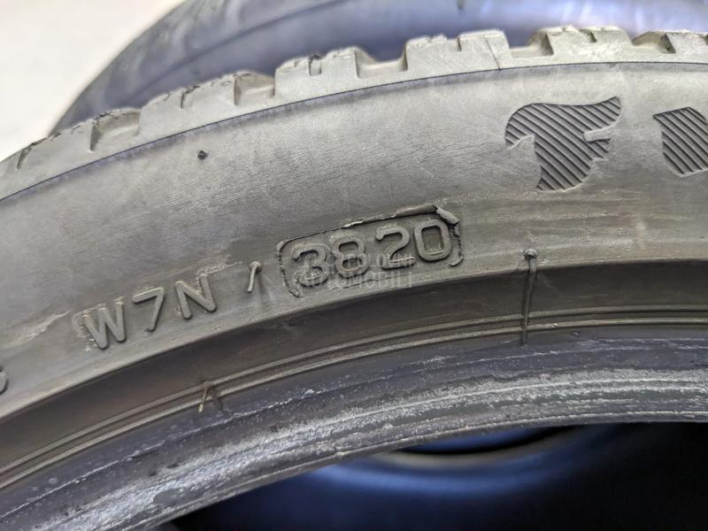 Firestone 235/40 R19 Zimska