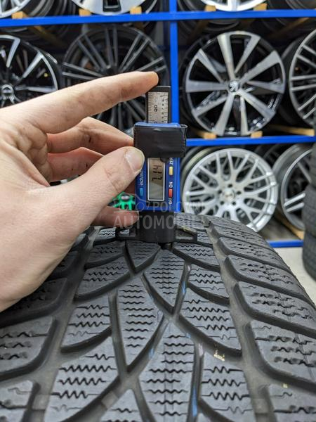 Dunlop 235/55 R18 Zimska