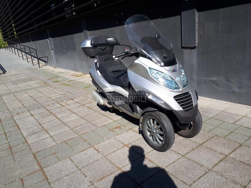 Piaggio MP3 250