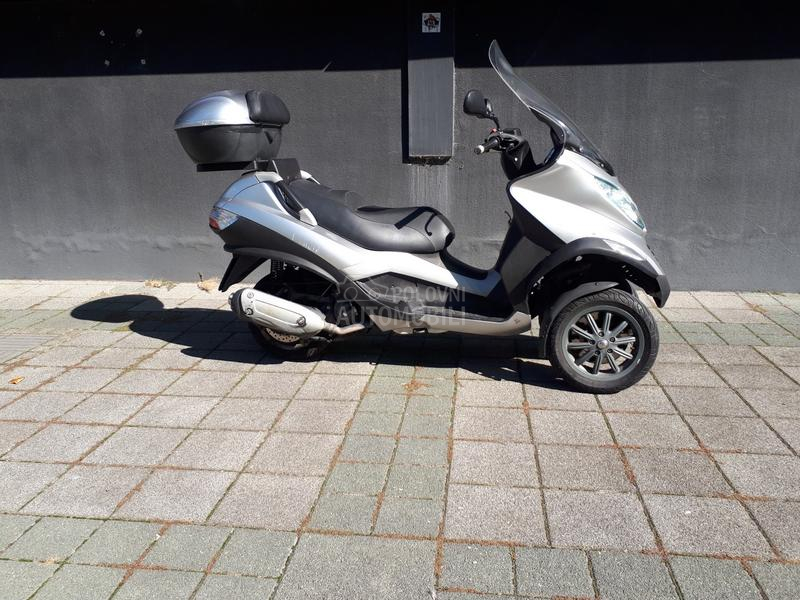 Piaggio MP3 250