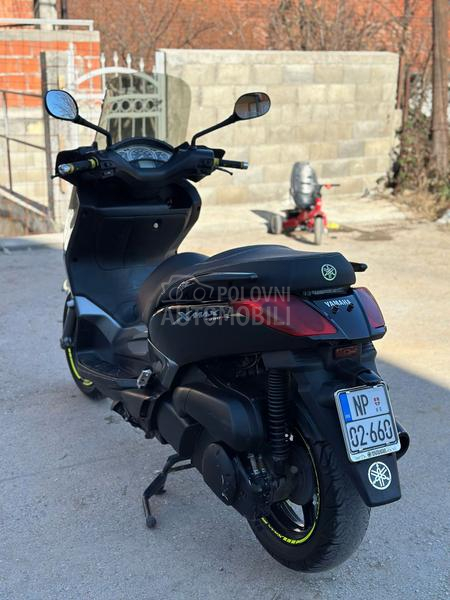 Yamaha XMAX