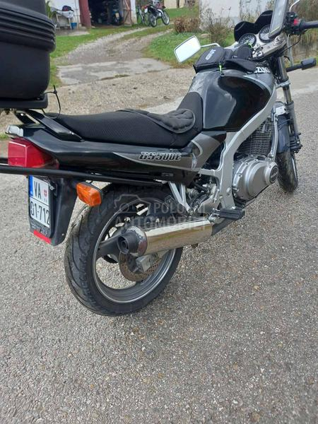 Suzuki GS 500