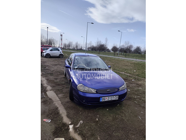 Ford Mondeo ST200