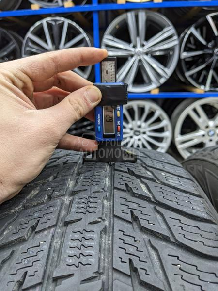 Nokian 235/60 R18 Zimska