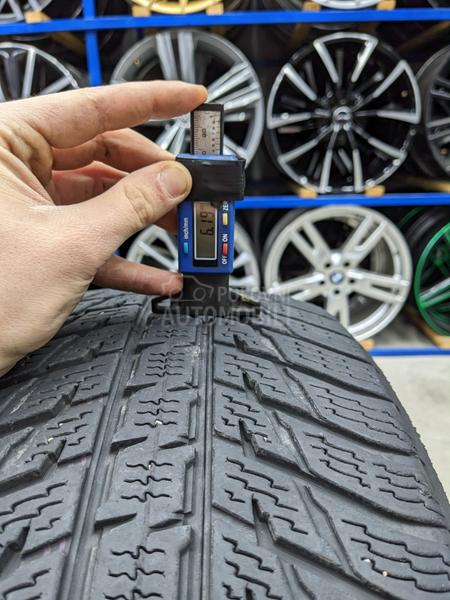 Nokian 235/60 R18 Zimska