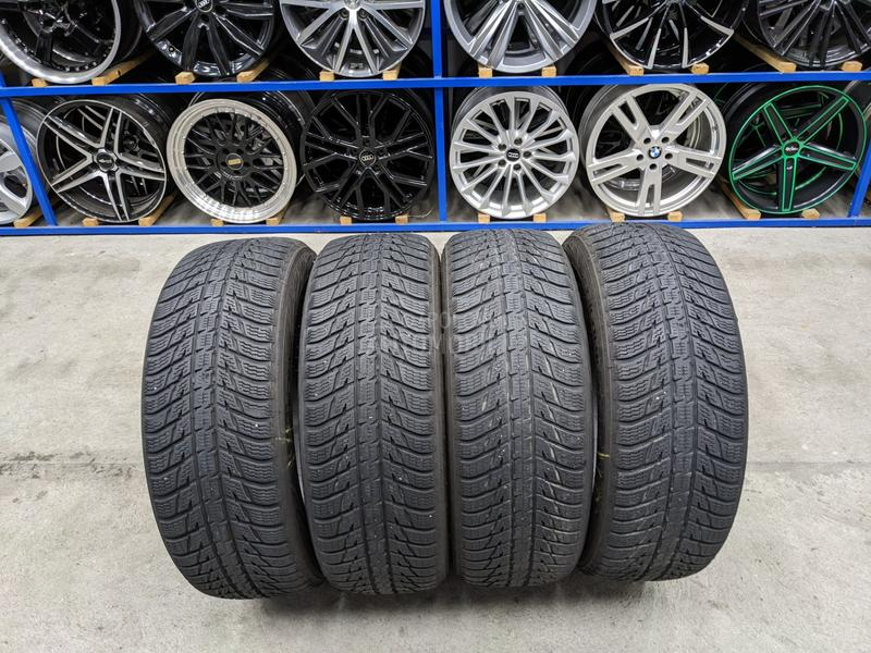 Nokian 235/60 R18 Zimska