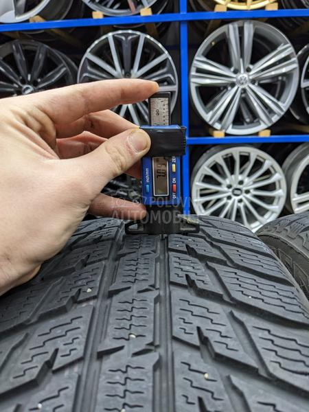 Nokian 235/60 R18 Zimska