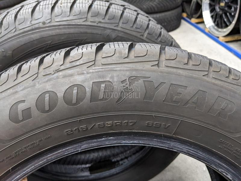 Goodyear 215/65 R17 Zimska