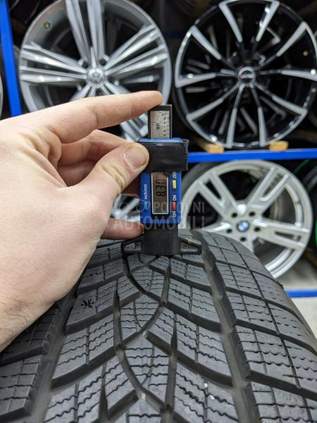 Goodyear 215/65 R17 Zimska