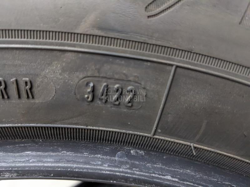 Goodyear 215/65 R17 Zimska