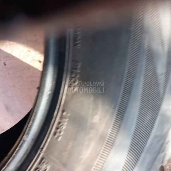 Bridgestone 235/60 R16 Zimska